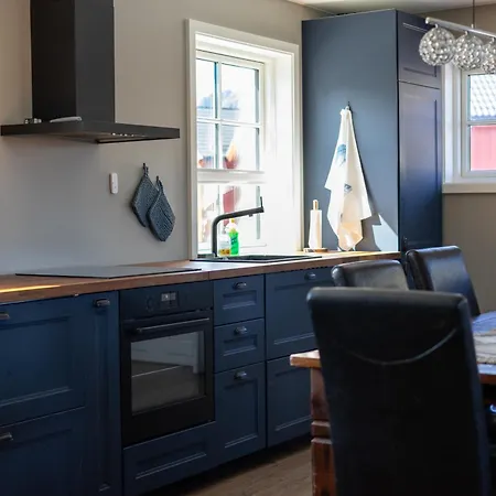 Havgapet - Large Private With Hottub Sea View Lofoten Villa