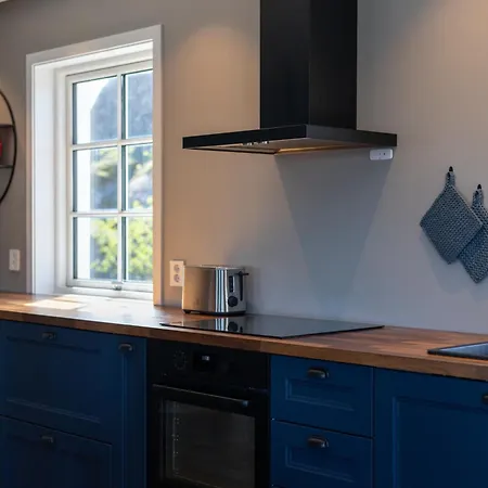 Havgapet - Large Private With Hottub Sea View Lofoten * Ballstad