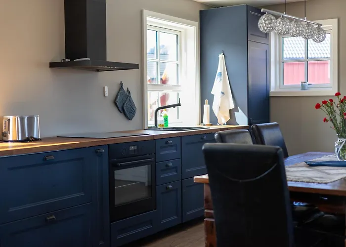 Havgapet - Large Private With Hottub Sea View Lofoten Villa