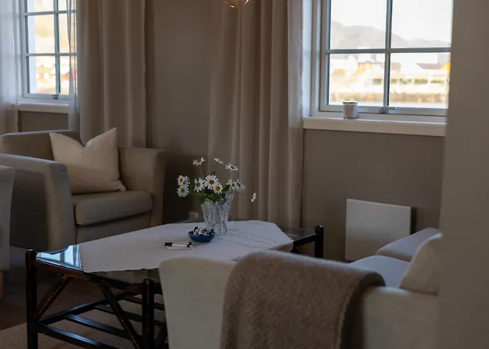 Havgapet - Large Private With Hottub Sea View Lofoten Ballstad